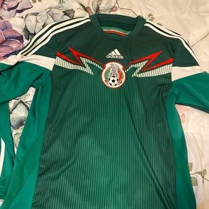 long-sleeved shirt of the national team of mexico as new